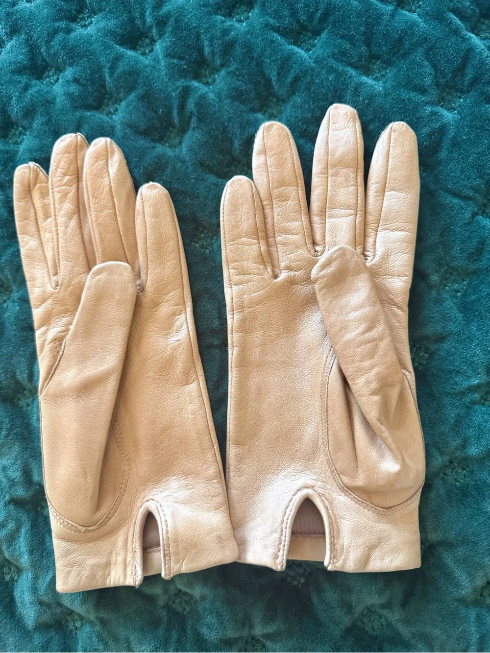 Vintage Women’s Fownes Camel Tan Leather Gloves Size 8